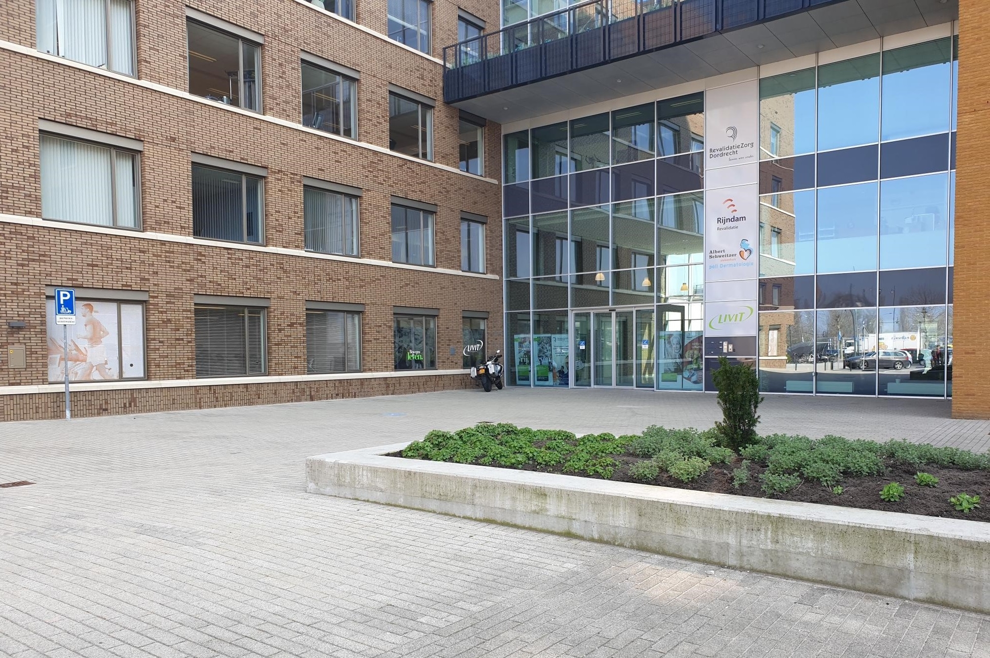 https://www.rijndam.nl/assets/uploads/images/locaties/Rijndam_Revalidatie_locatie_AlbertSchweitzerziekenhuis.jpg