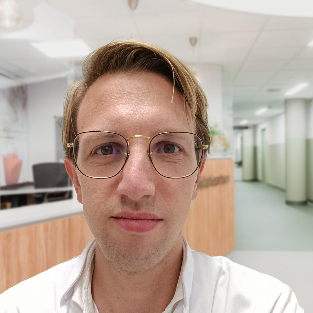 https://www.rijndam.nl/assets/uploads/images/medewerkers/Profielfoto_Timon_van_den_Berg_ijs-vl-_vierkant.png